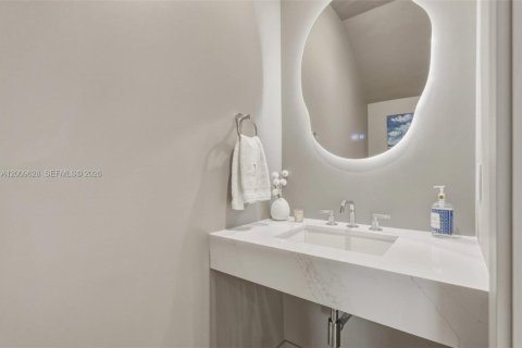Touwnhouse à vendre à Miami, Floride: 3 chambres, 218.32 m2 № 2340864 - photo 30