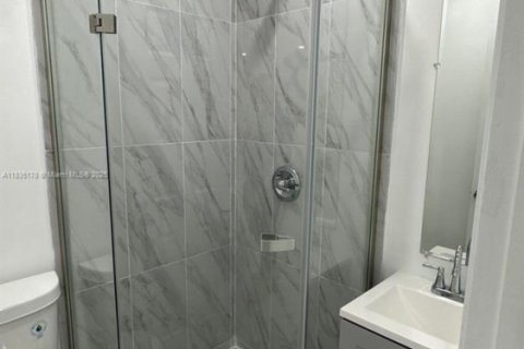 Condo in Lauderhill, Florida, 3 bedrooms  № 1818107 - photo 5
