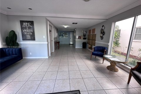 Condo in Lauderhill, Florida, 3 bedrooms  № 1818107 - photo 22