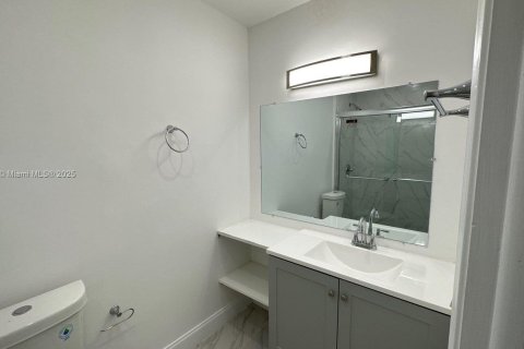 Condo in Lauderhill, Florida, 3 bedrooms  № 1818107 - photo 11