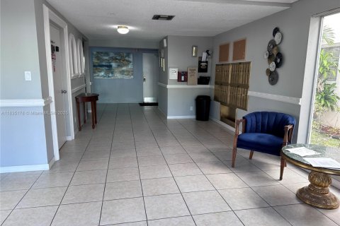 Condo in Lauderhill, Florida, 3 bedrooms  № 1818107 - photo 21