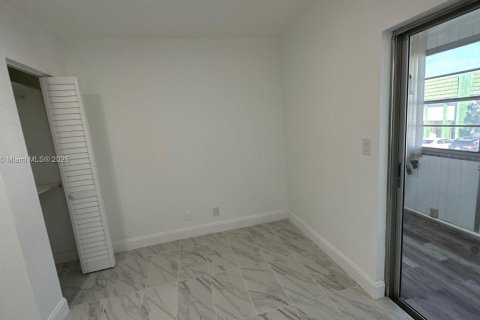 Condo in Lauderhill, Florida, 3 bedrooms  № 1818107 - photo 8