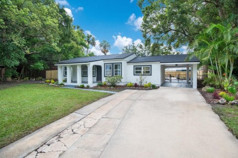 House in Sanford, Florida 4 bedrooms, 130.06 sq.m. № 1815017 - photo 2