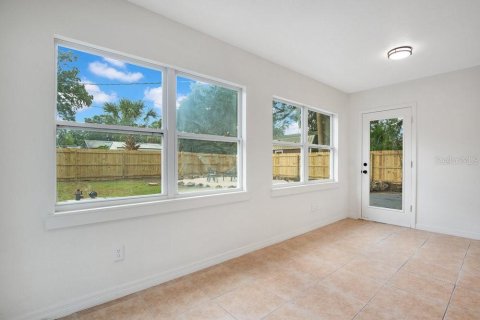 House in Sanford, Florida 4 bedrooms, 130.06 sq.m. № 1815017 - photo 17