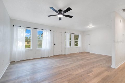 House in Sanford, Florida 4 bedrooms, 130.06 sq.m. № 1815017 - photo 5