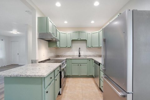 House in Sanford, Florida 4 bedrooms, 130.06 sq.m. № 1815017 - photo 9