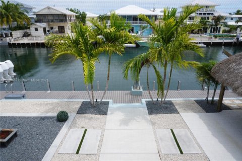 Снять в аренду виллу или дом в Исламорада, Вилладж оф Айлендс, Флорида 4 спальни, 136.57м2, № 1957707 - фото 16