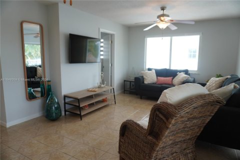 Снять в аренду виллу или дом в Исламорада, Вилладж оф Айлендс, Флорида 4 спальни, 136.57м2, № 1957707 - фото 19