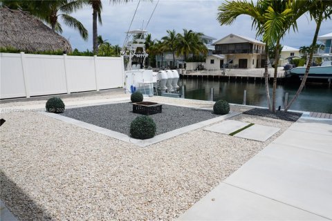 Снять в аренду виллу или дом в Исламорада, Вилладж оф Айлендс, Флорида 4 спальни, 136.57м2, № 1957707 - фото 9
