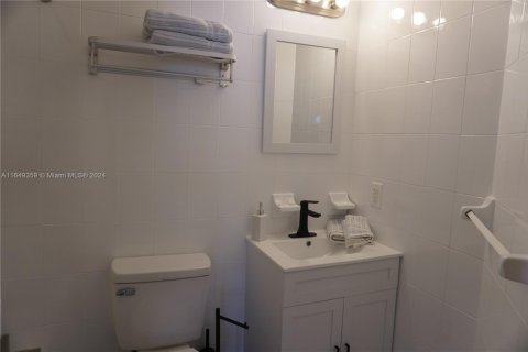 Снять в аренду виллу или дом в Исламорада, Вилладж оф Айлендс, Флорида 4 спальни, 136.57м2, № 1957707 - фото 26