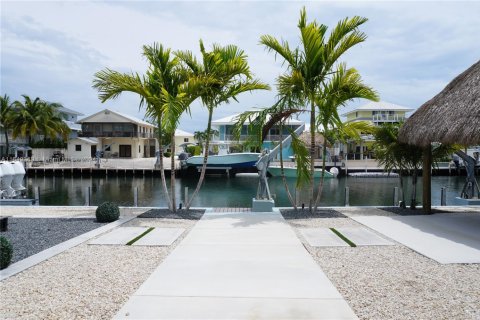 Снять в аренду виллу или дом в Исламорада, Вилладж оф Айлендс, Флорида 4 спальни, 136.57м2, № 1957707 - фото 8