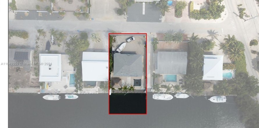 Дом в Исламорада, Вилладж оф Айлендс, Флорида 4 спальни, 136.57м2 № 1957707