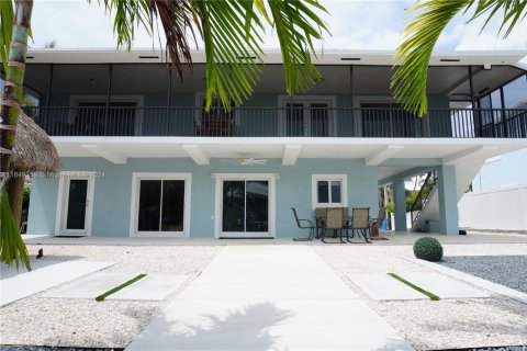 Снять в аренду виллу или дом в Исламорада, Вилладж оф Айлендс, Флорида 4 спальни, 136.57м2, № 1957707 - фото 11