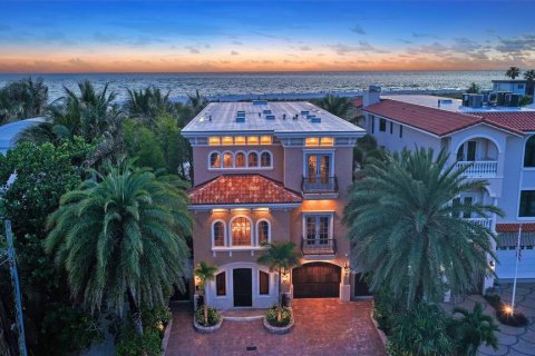 Villa ou maison à Anna Maria, Floride 4 chambres, 439.24 m2 № 2132849