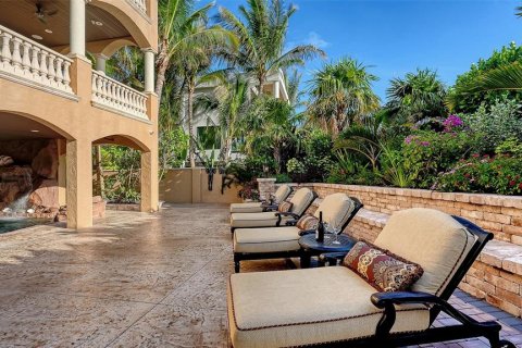 Villa ou maison à vendre à Anna Maria, Floride: 4 chambres, 439.24 m2 № 2132849 - photo 8