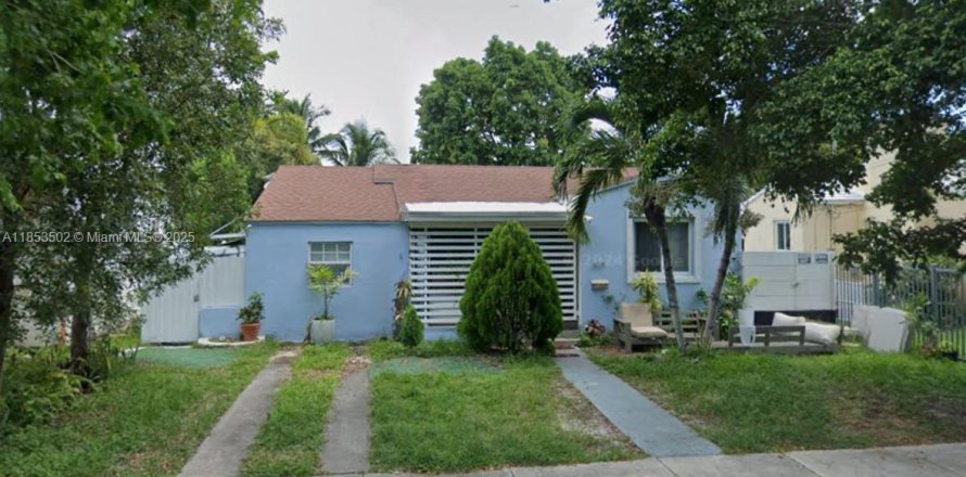 Casa en Miami, Florida 3 dormitorios, 119.94 m2 № 1878398