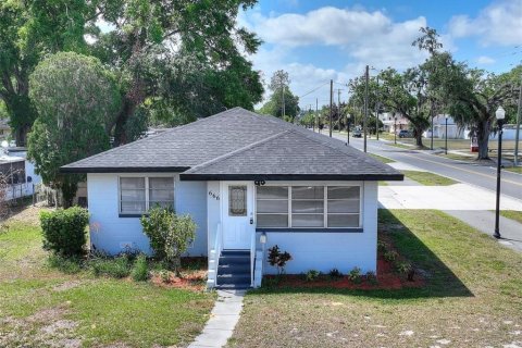 House in Winter Haven, Florida 3 bedrooms, 116.22 sq.m. № 1614283 - photo 1