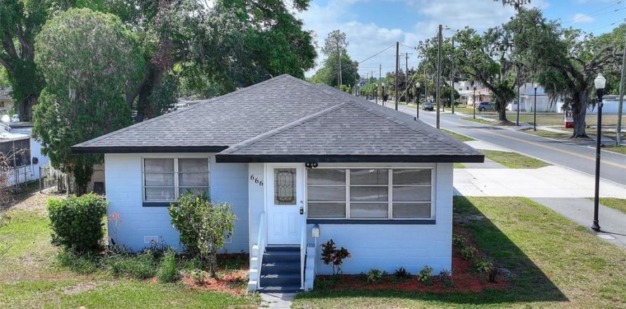 House in Winter Haven, Florida 3 bedrooms, 116.22 sq.m. № 1614283