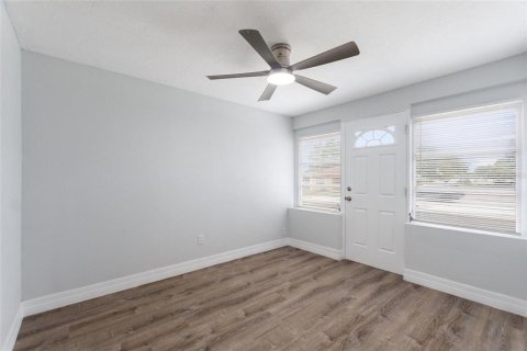House in Winter Haven, Florida 3 bedrooms, 116.22 sq.m. № 1614283 - photo 17