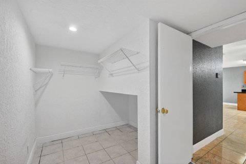 Купить таунхаус в Палм Спрингс, Флорида 3 комнаты, 159.98м2, № 2083248 - фото 30