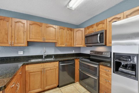 Купить таунхаус в Палм Спрингс, Флорида 3 комнаты, 159.98м2, № 2083248 - фото 21