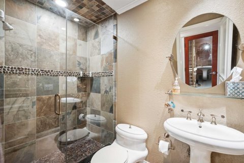 Casa en venta en Tampa, Florida, 4 dormitorios, 295.06 m2 № 1536843 - foto 24