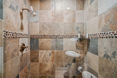 Casa en venta en Tampa, Florida, 4 dormitorios, 295.06 m2 № 1536843 - foto 26
