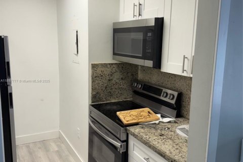 Copropriété à louer à Miami, Floride: 2 chambres, 72.84 m2 № 1952157 - photo 3