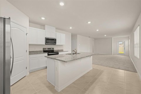 House in Kissimmee, Florida 4 bedrooms, 150.32 sq.m. № 2150706 - photo 7