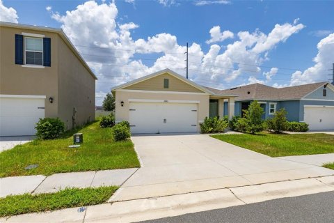 House in Kissimmee, Florida 4 bedrooms, 150.32 sq.m. № 2150706 - photo 2