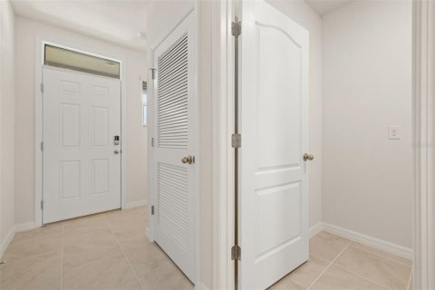 House in Kissimmee, Florida 4 bedrooms, 150.32 sq.m. № 2150706 - photo 6