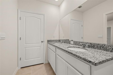 House in Kissimmee, Florida 4 bedrooms, 150.32 sq.m. № 2150706 - photo 25