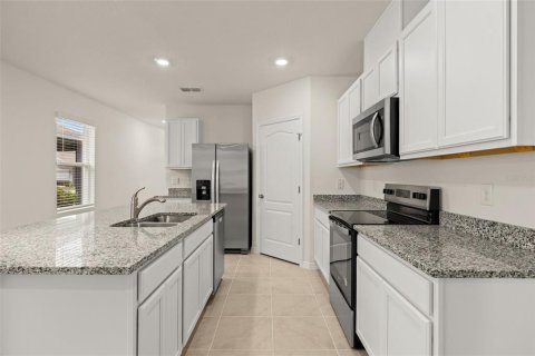 House in Kissimmee, Florida 4 bedrooms, 150.32 sq.m. № 2150706 - photo 10