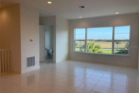 Townhouse in Orlando, Florida 2 bedrooms, 158.68 sq.m. № 2201941 - photo 11