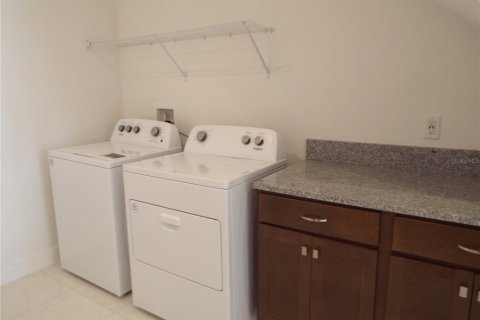 Townhouse in Orlando, Florida 2 bedrooms, 158.68 sq.m. № 2201941 - photo 15