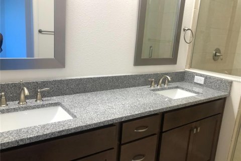 Townhouse in Orlando, Florida 2 bedrooms, 158.68 sq.m. № 2201941 - photo 8