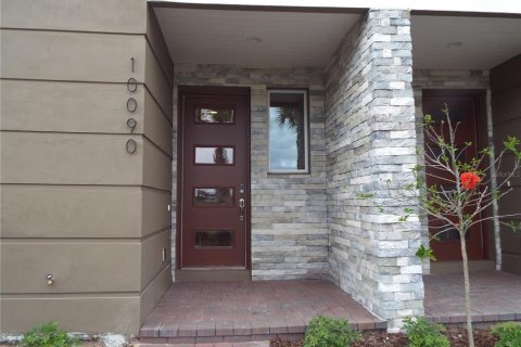 Townhouse in Orlando, Florida 2 bedrooms, 158.68 sq.m. № 2201941 - photo 2