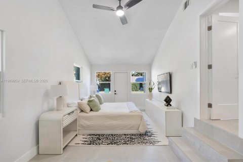 Casa en venta en Miami, Florida, 4 dormitorios, 128.02 m2 № 2030806 - foto 17