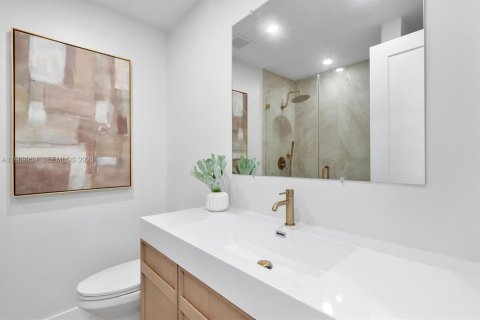 Casa en venta en Miami, Florida, 4 dormitorios, 128.02 m2 № 2030806 - foto 26