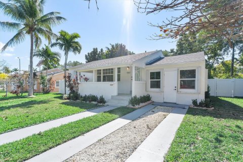 Casa en venta en Miami, Florida, 4 dormitorios, 128.02 m2 № 2030806 - foto 1