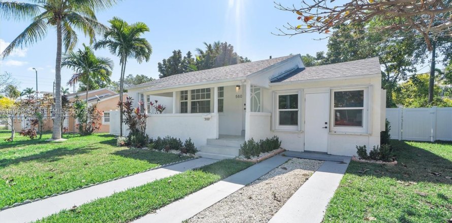 Casa en Miami, Florida 4 dormitorios, 128.02 m2 № 2030806