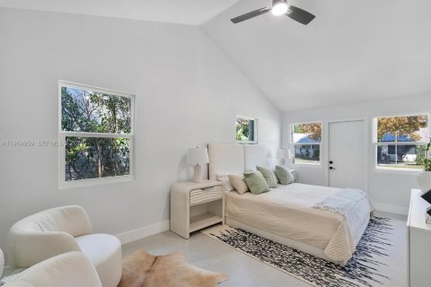 Casa en venta en Miami, Florida, 4 dormitorios, 128.02 m2 № 2030806 - foto 15