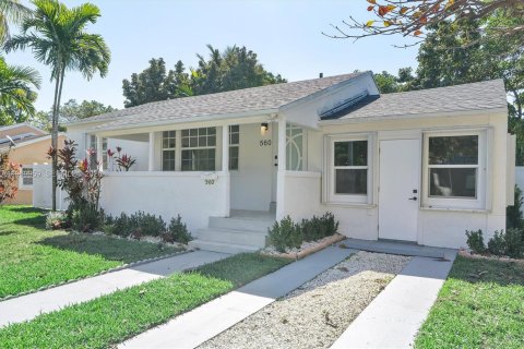 Casa en venta en Miami, Florida, 4 dormitorios, 128.02 m2 № 2030806 - foto 3