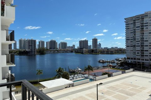 Condo in Aventura, Florida, 2 bedrooms  № 1953749 - photo 1