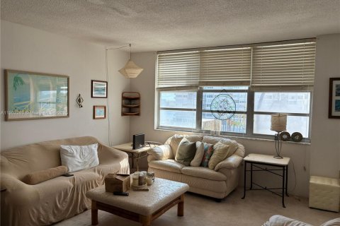 Condo in Aventura, Florida, 2 bedrooms  № 1953749 - photo 3