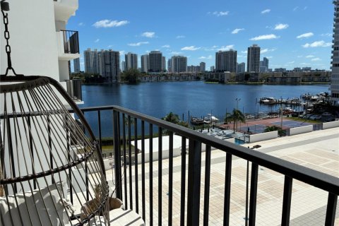 Condo in Aventura, Florida, 2 bedrooms  № 1953749 - photo 7