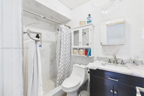 Casa en venta en Pembroke Pines, Florida, 4 dormitorios, 174.1 m2 № 1964896 - foto 13