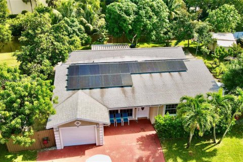 Casa en venta en Pembroke Pines, Florida, 4 dormitorios, 174.1 m2 № 1964896 - foto 4