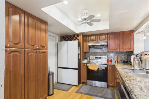 Casa en venta en Pembroke Pines, Florida, 4 dormitorios, 174.1 m2 № 1964896 - foto 8