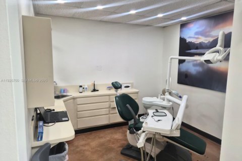 Immobilier commercial à vendre à Dania Beach, Floride № 1988081 - photo 18